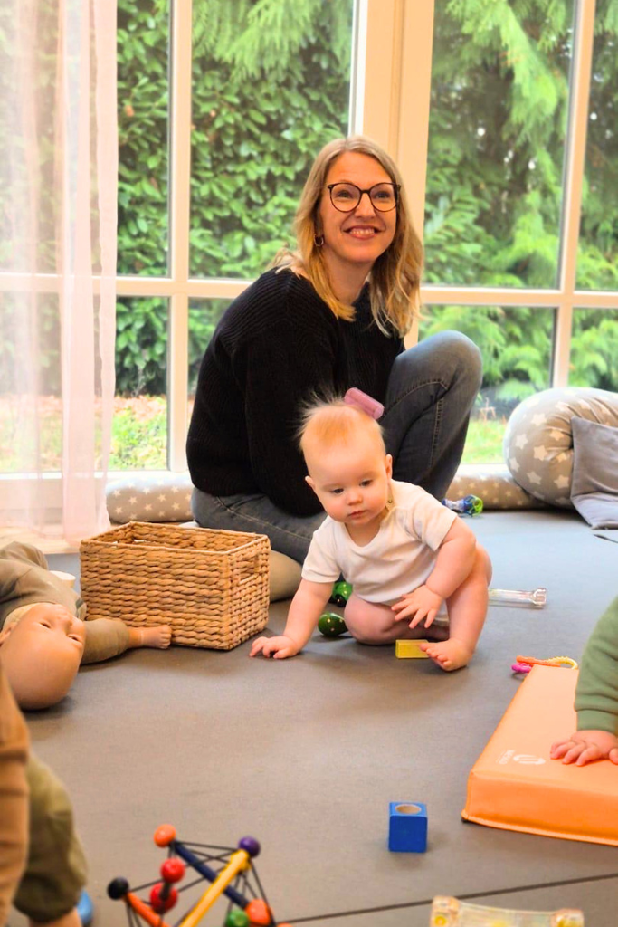 DELFI®-Kurs in Ottersberg bei Lüttje Plüschmors für Babys ab 12 Wochen: liebevolle Entwicklungsbegleitung, Austausch, Bewegung, Bindung und Sicherheit im ersten Lebensjahr.